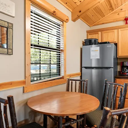 Ozarks Oasis Cabin-2